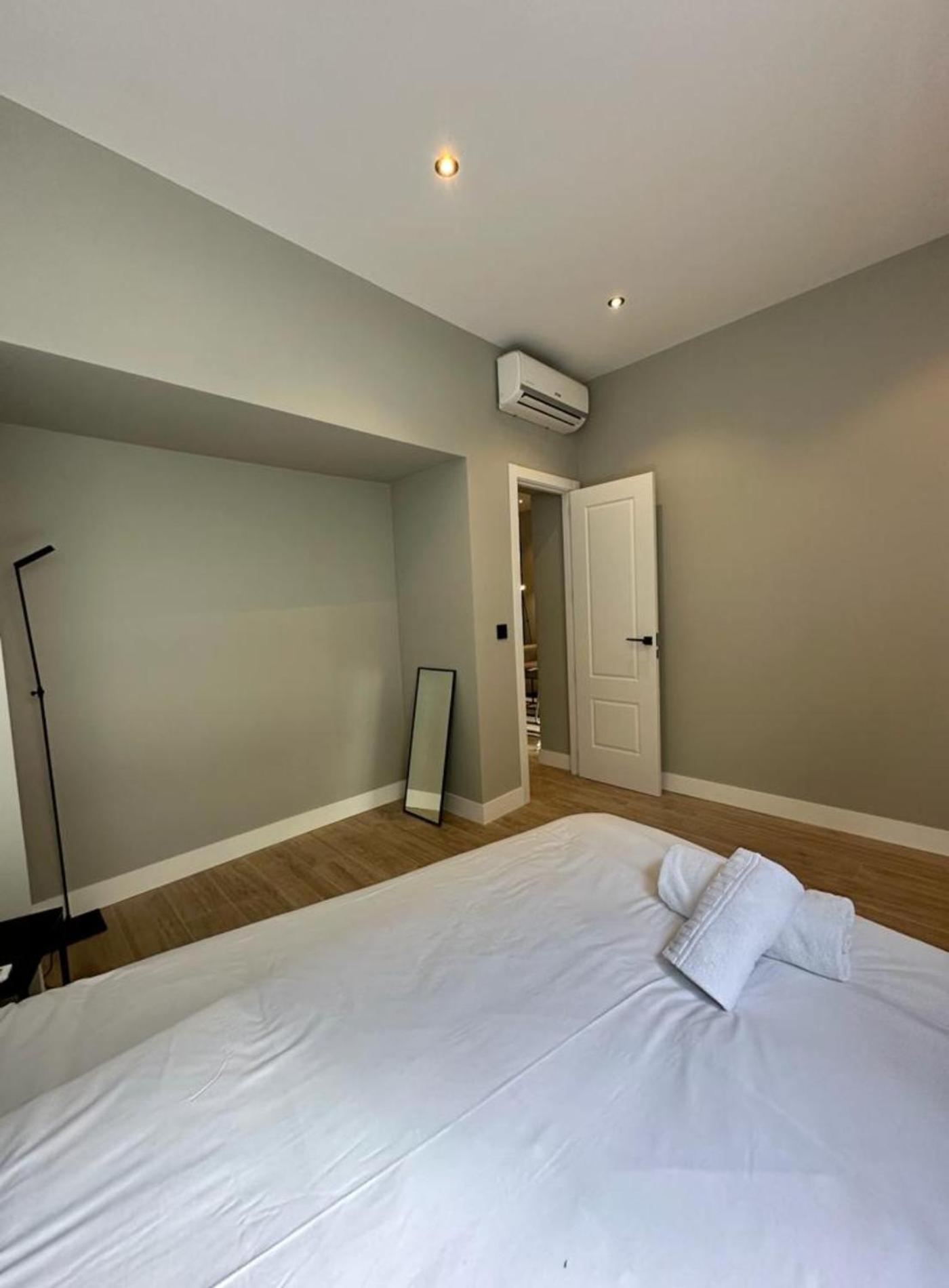 Central Apt De 2Hab Para 5Pax En Calle Silva E2 Madrid Bagian luar foto